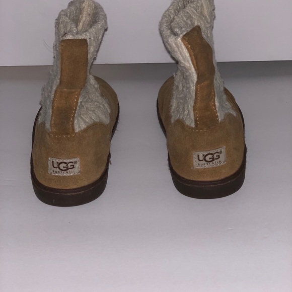 ✏️Little girls Ugg boots - Picture 2 of 7